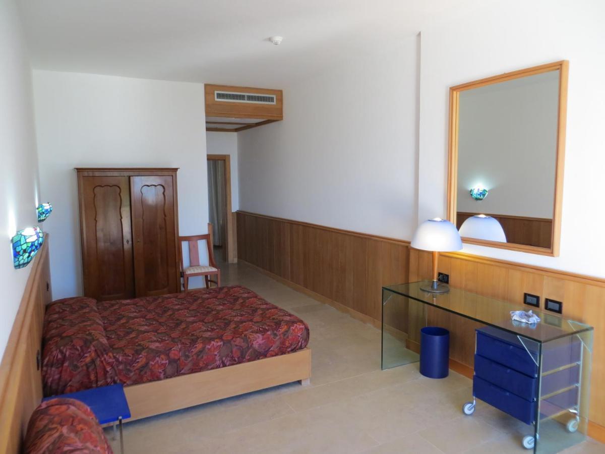 Villaggio Hotel Ripa Rodi Garganico Cameră foto